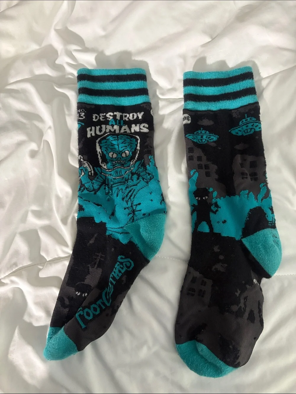 Black & Teal 'Destroy All Humans' Alien Graphic Crew Socks by